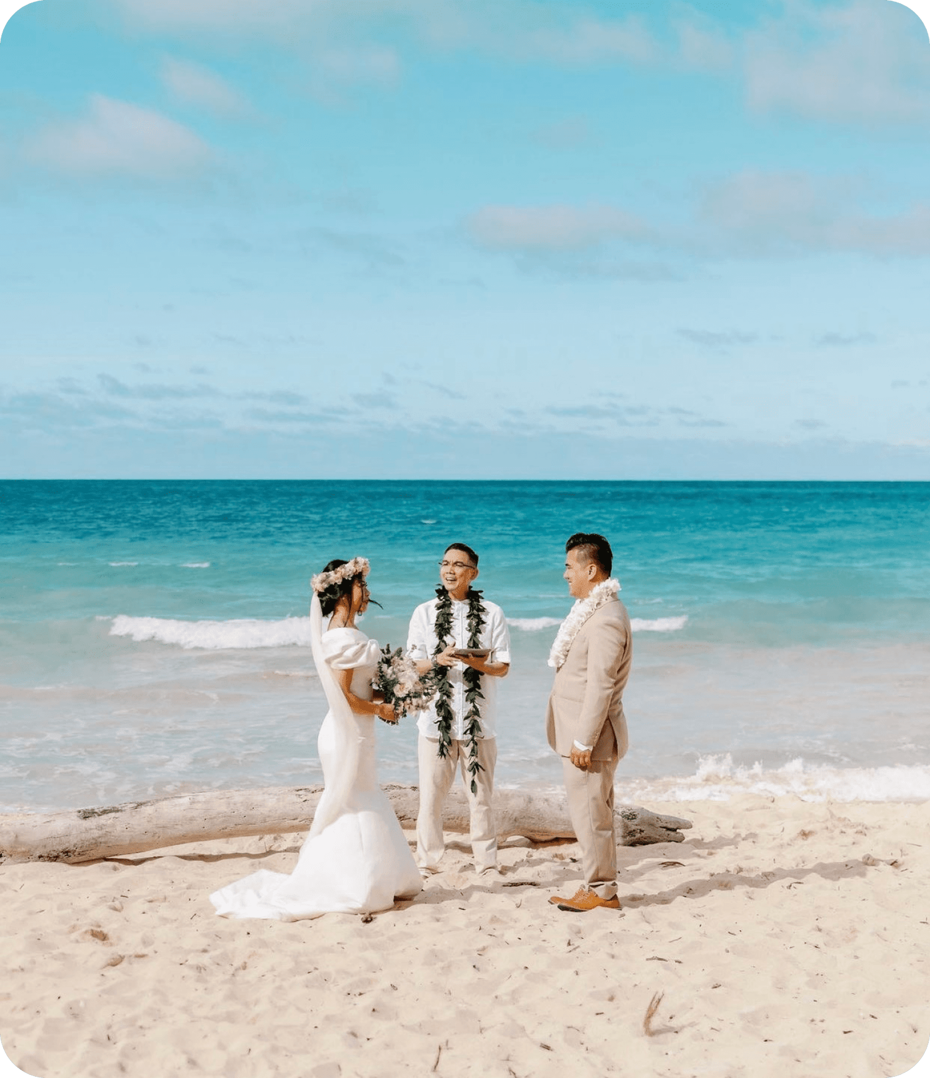 elopement and intimate wedding in Hawaii